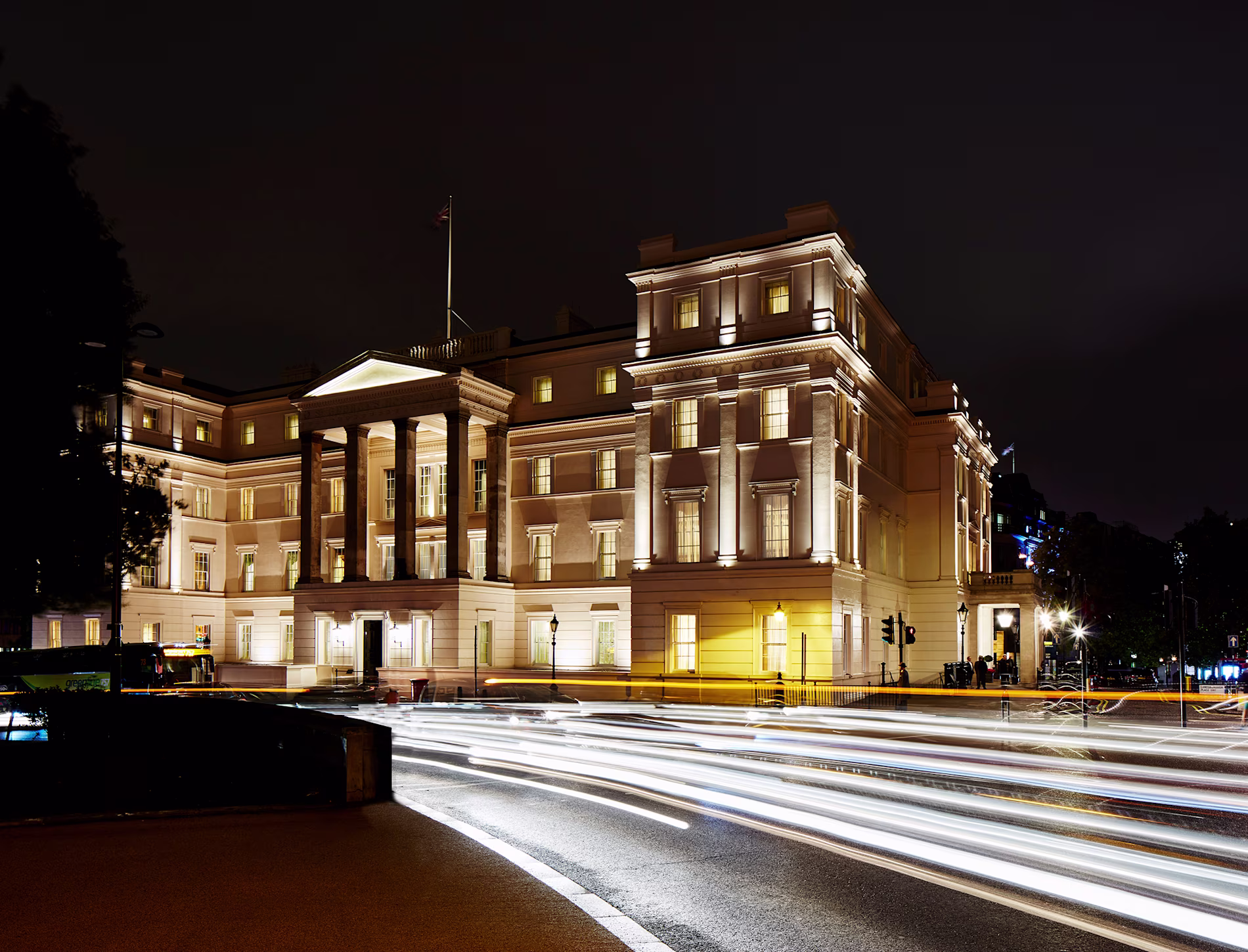 The Lanesborough London illuminated at night
